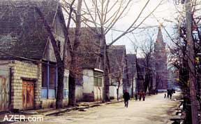 Left: The main street of Khanlar which was once called Helenendorf and the settlement of German immigrants. The houses were built in the mid-1800s. Photo: Jacqueline Grewlich 